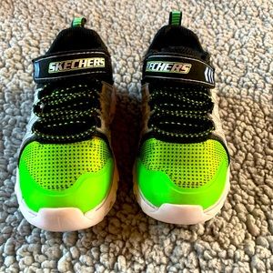 Skecher Lights size 7